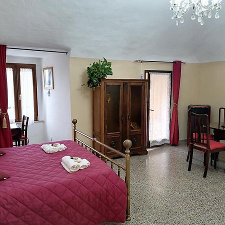 La Torre Della Piramide Hotel Pitigliano Kültér fotó