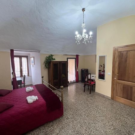 La Torre Della Piramide Hotel Pitigliano Kültér fotó