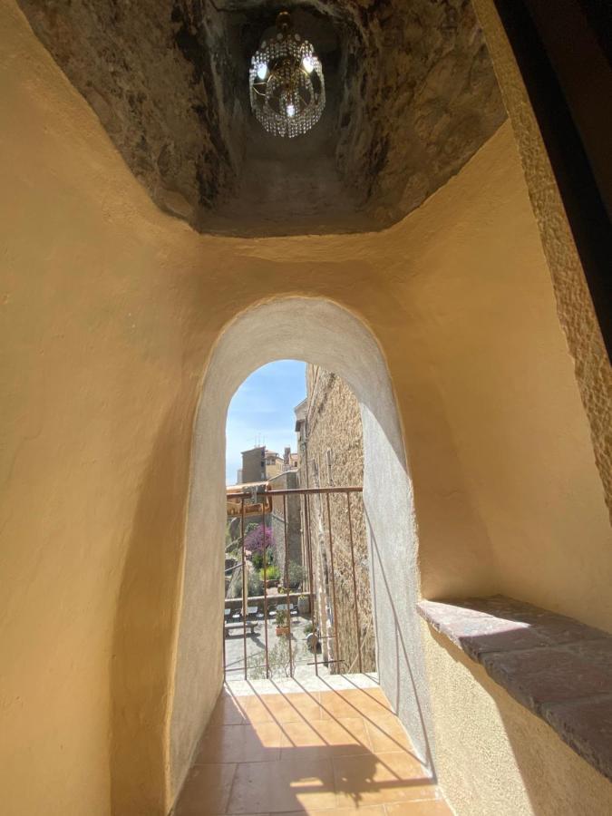 La Torre Della Piramide Hotel Pitigliano Kültér fotó