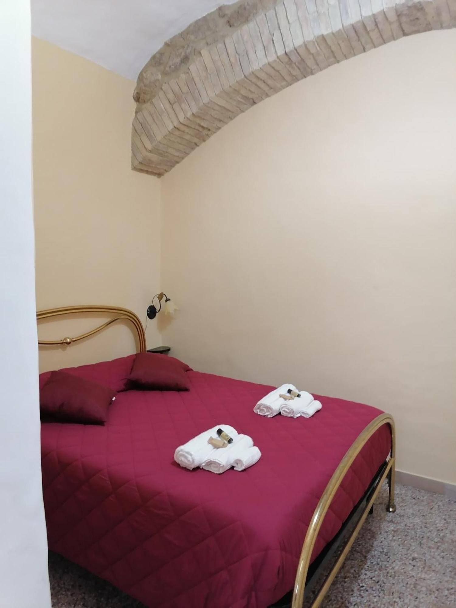 La Torre Della Piramide Hotel Pitigliano Kültér fotó