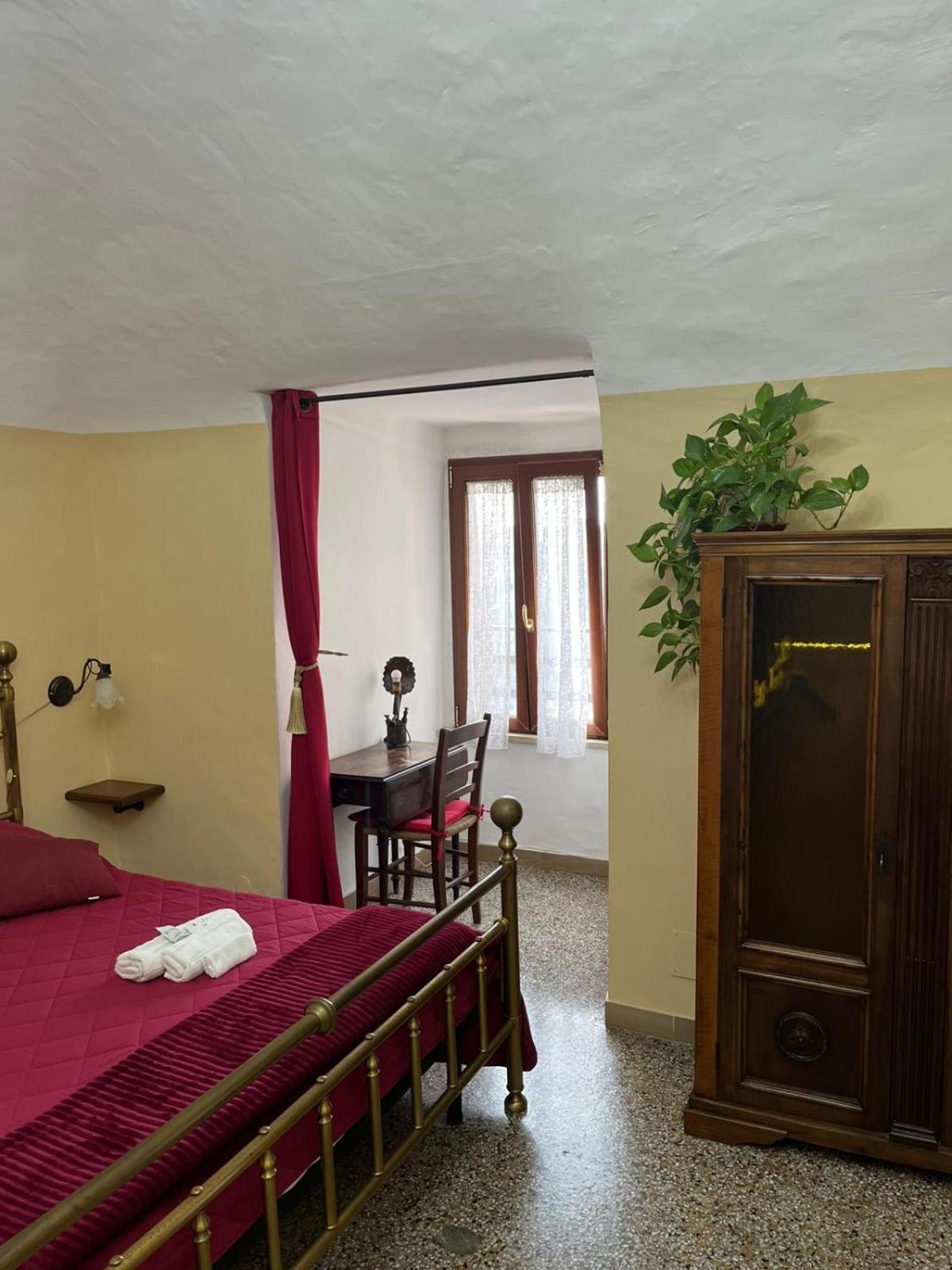 La Torre Della Piramide Hotel Pitigliano Kültér fotó