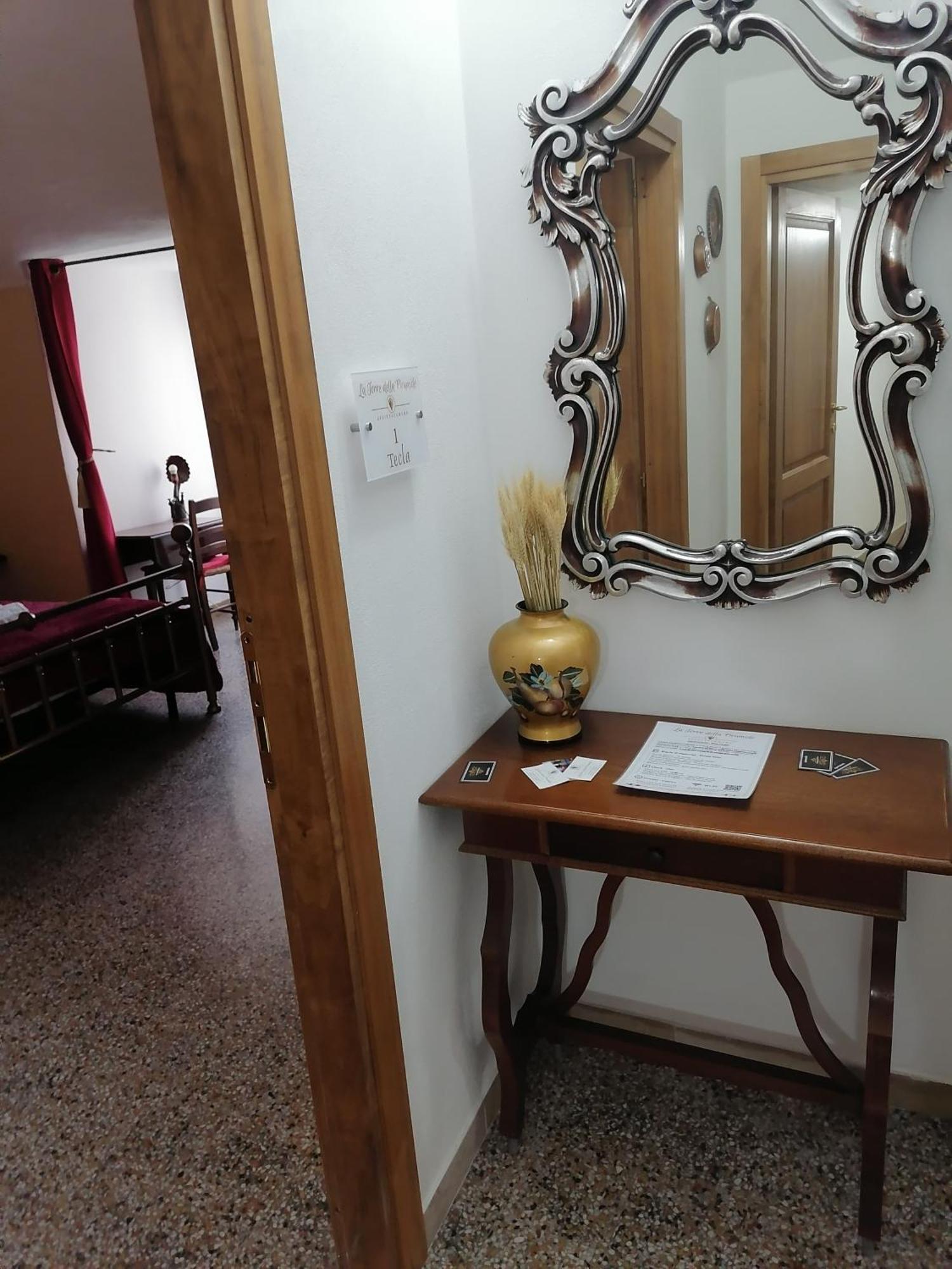 La Torre Della Piramide Hotel Pitigliano Kültér fotó