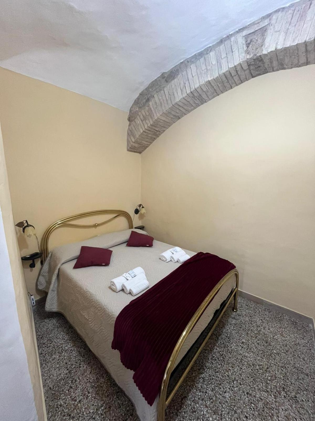 La Torre Della Piramide Hotel Pitigliano Kültér fotó