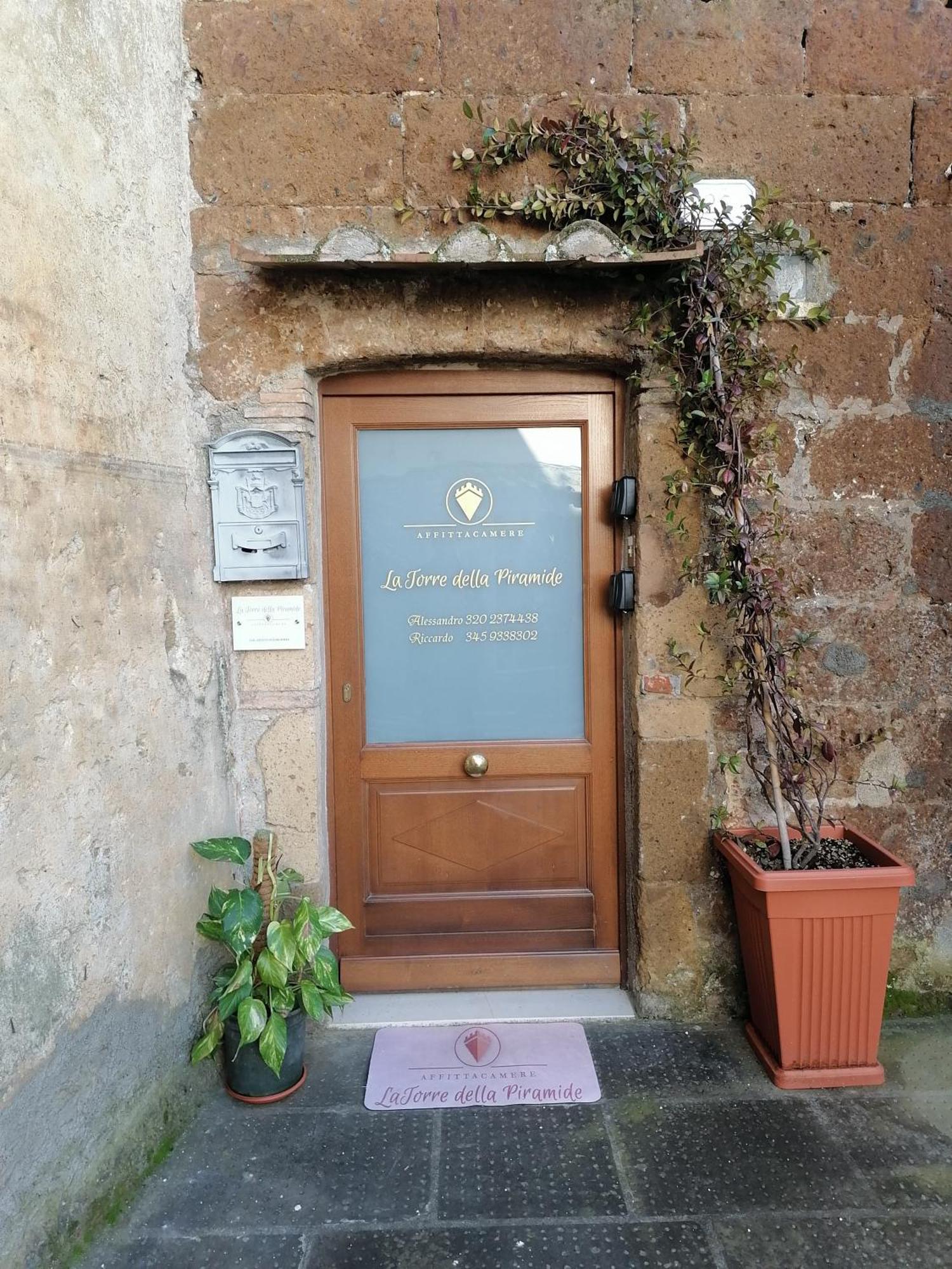 La Torre Della Piramide Hotel Pitigliano Kültér fotó